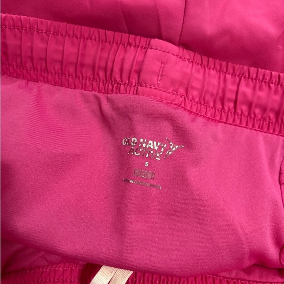 Women’s Old Navy activewear running shorts in size small pink - Picture 3 of 3
